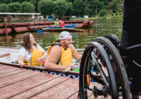 Outdoor Activities - People with diabilities in canoe©Adobe stock v/ Outdoor Institute